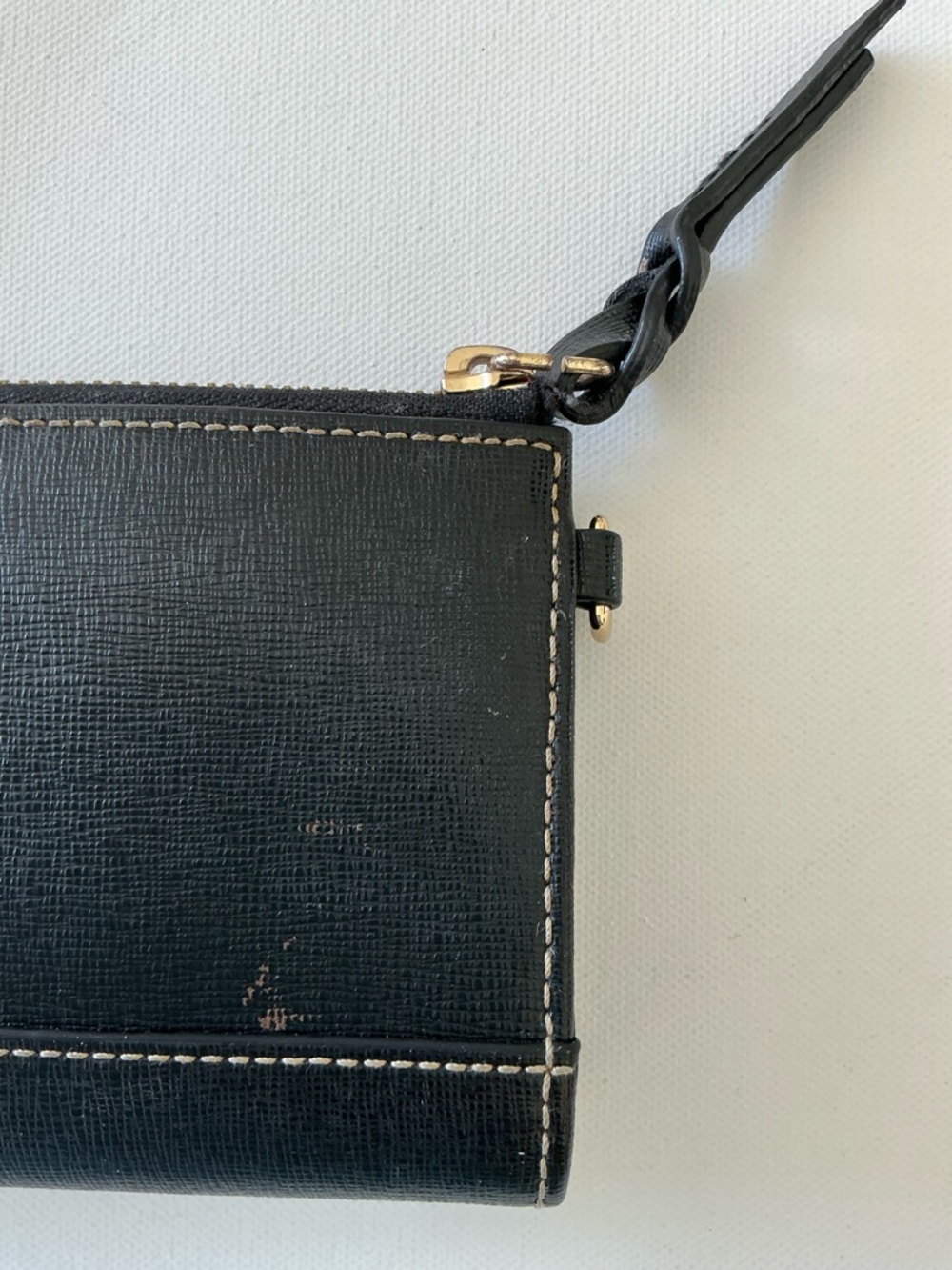 Dooney & Bourke Black Leather Zip Around Wallet Red Interior Logo Plaque - Picture 12 of 12